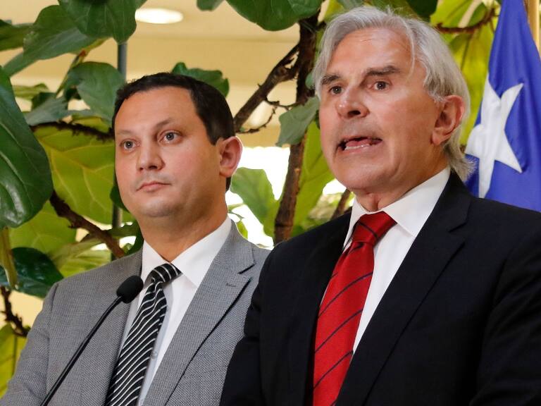 Senador Moreira exige al Gobierno «ordenar» al PC y FA para apoyar estado de excepción en macrozona sur