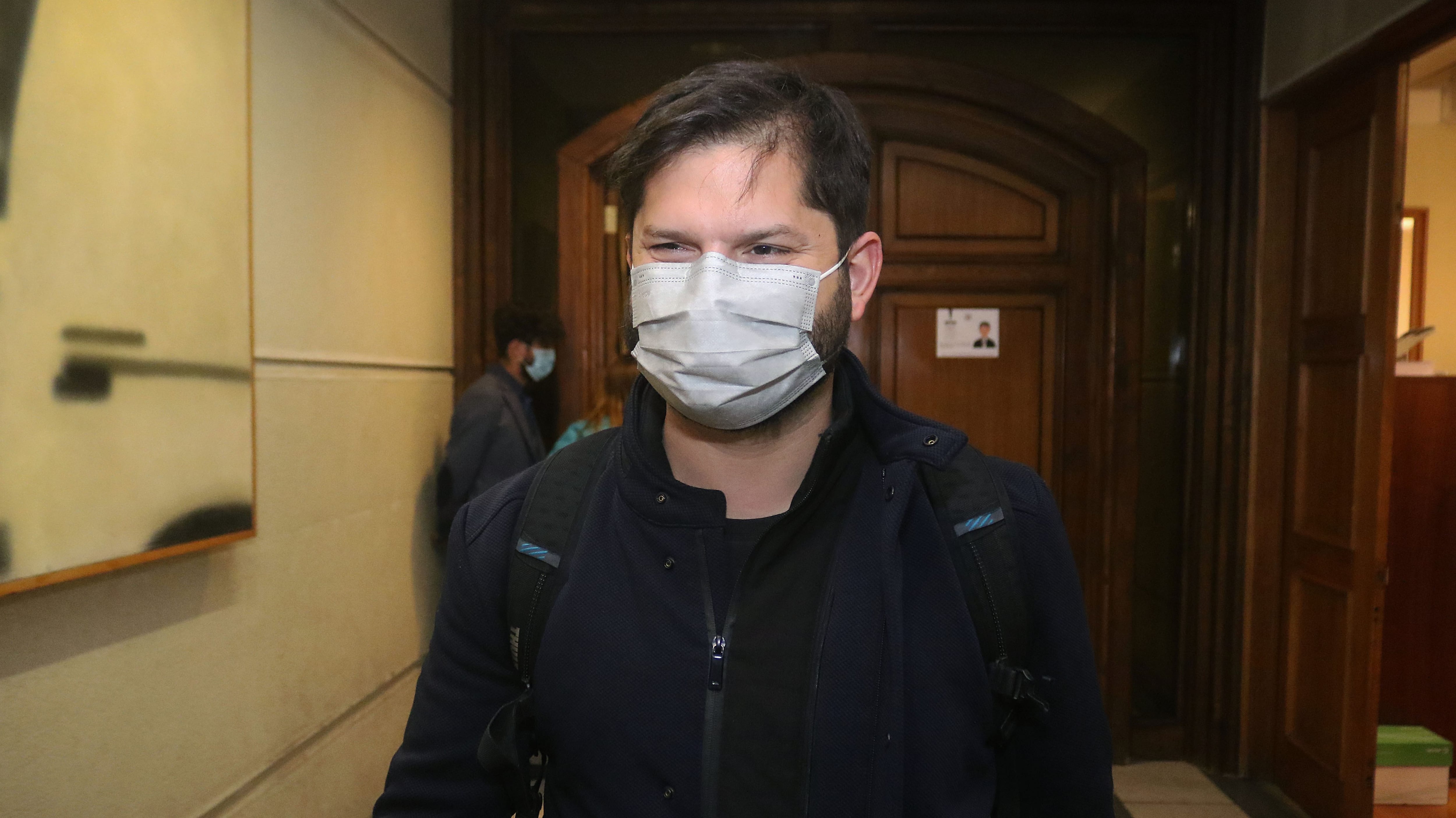 Gabriel Boric condenó difusión de una ficha médica falsa con su nombre
