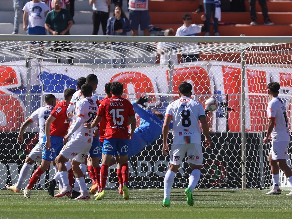 El gol de Zampedri no bastó: Cobresal bate a la UC y aleja a los cruzados de la pelea por el título