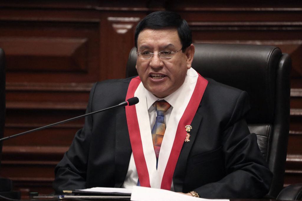 El presidente del congreso del Perú, Alejandro Soto, en la sede del parlamento