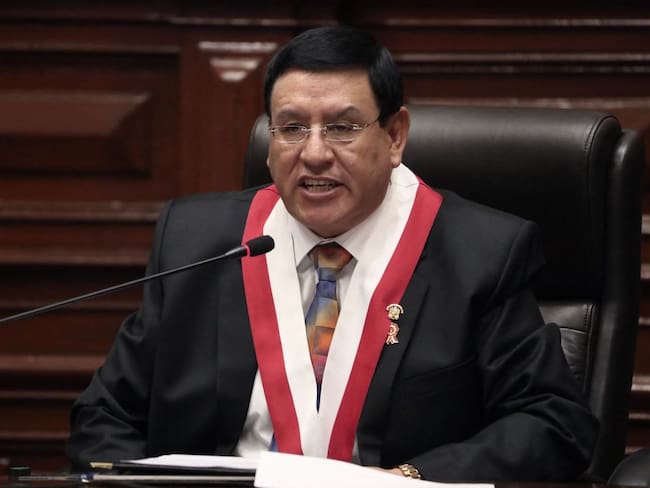 Perú: fiscalía investiga al presidente del senado por corrupción