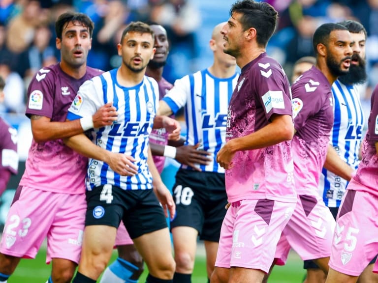 Málaga desciende de la Segunda División de España y dejará el fútbol profesional