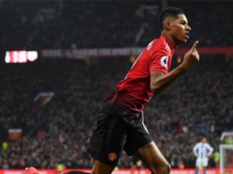 Manchester United continúa al alza y derrota al Brighton sin minutos de Alexis Sánchez