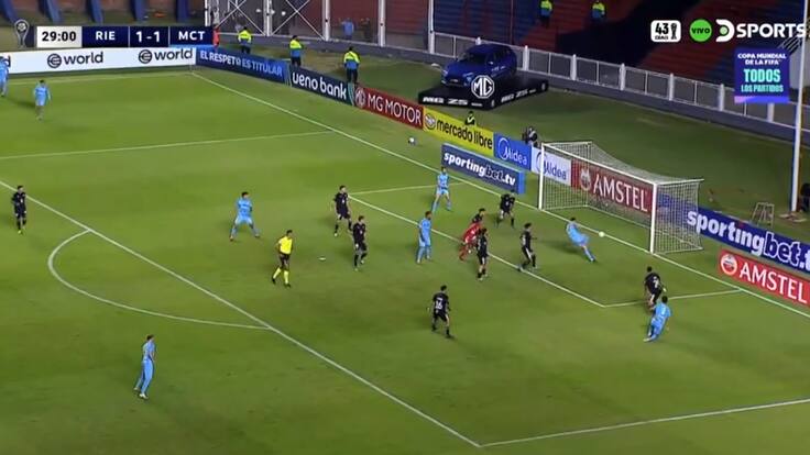 Era más dificil fallarlo: el insólito gol perdido por rival de Palestino en la Copa Sudamericana