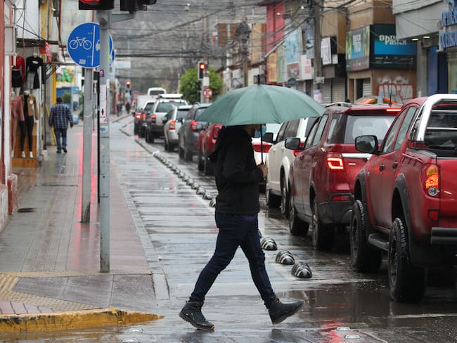 Sistema frontal en el sur del país: autoridades monitorean y coordinan plan de acción ante evento meteorológico