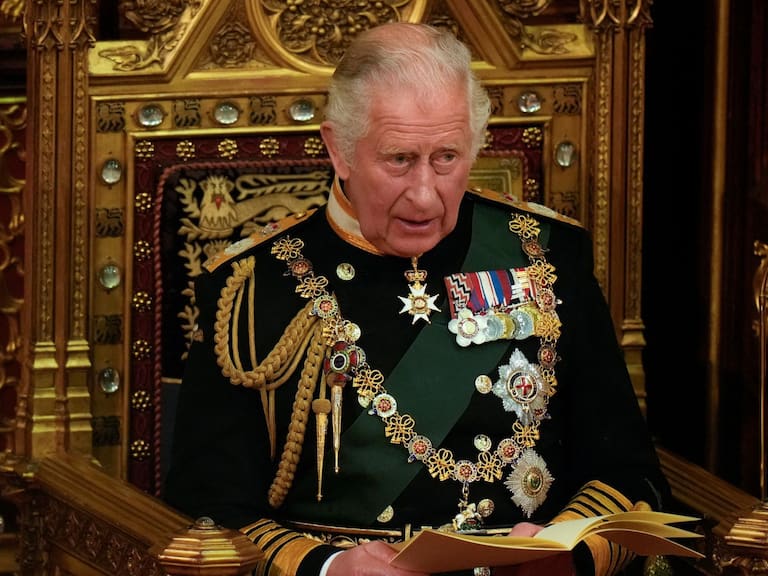 Palacio de Buckingham, Reino Unido, Entre la tradición y los nuevos tiempos, Un evento en medio de los escándalos reales, p