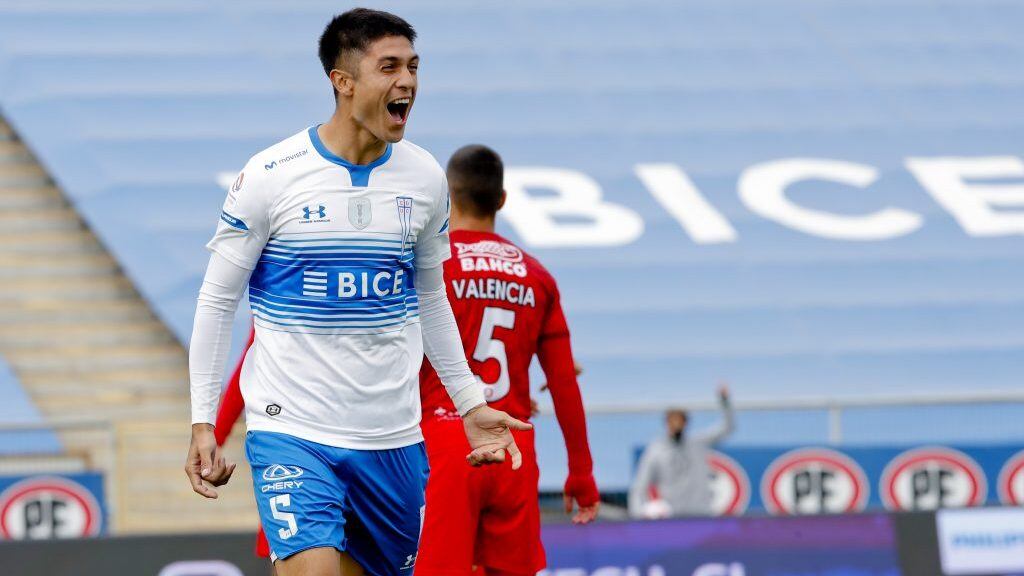 8 de Mayo del 2021/SANTIAGOValber Huerta(c) anota y celebra su primer gol y el 1 a 0 de Universidad Catolica ,durante el partido valido por la séptima fecha del Campeonato Nacional AFP PlanVital 2021, entre Universidad Catolica vs Union La Calera, disputado en el Estadio San Carlos de Apoquindo.
FOTO:FRANCISCO LONGA/AGENCIAUNO