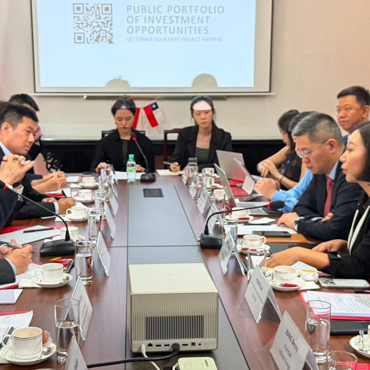 “Es el primer socio comercial”: Canciller se reúne con empresarios en China en medio de tensión arancelaria con EE.UU.