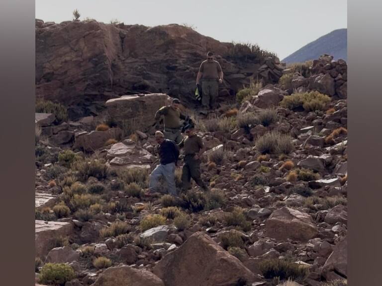 Intentó escapar en moto: capturan a hombre con pieles de vicuña tras persecución en Ollagüe