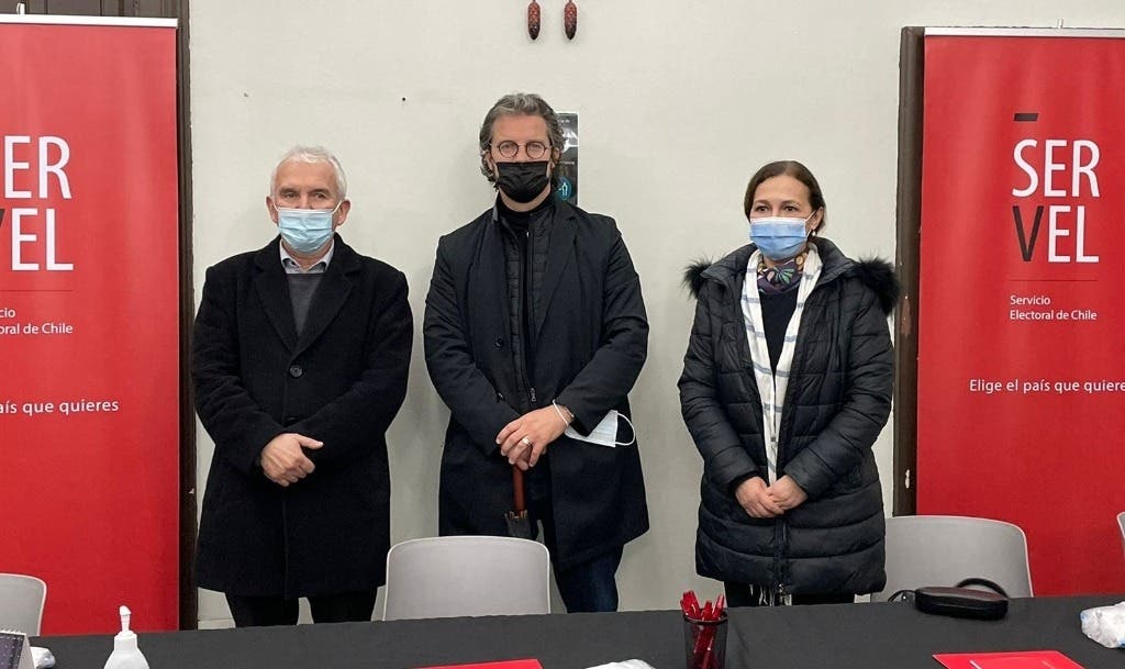 "Independientes Unidos", el pacto de Dr. File con pinochetistas