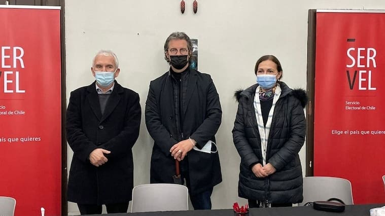 "Independientes Unidos", el pacto de Dr. File con pinochetistas