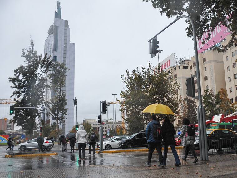 Ola de frío en Santiago: revisa cuál será el clima para este martes 21 de mayo