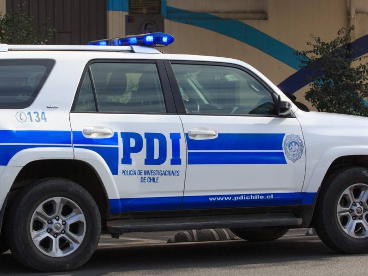 PDI detuvo a banda que robaba vehículos: hermana de Esteban Paredes figura entre los imputados