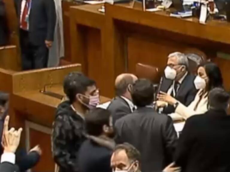 «Parece que algunos se pegaron en la cabeza»: intervención de ministra Siches en la Cámara llevó a suspensión de sesión