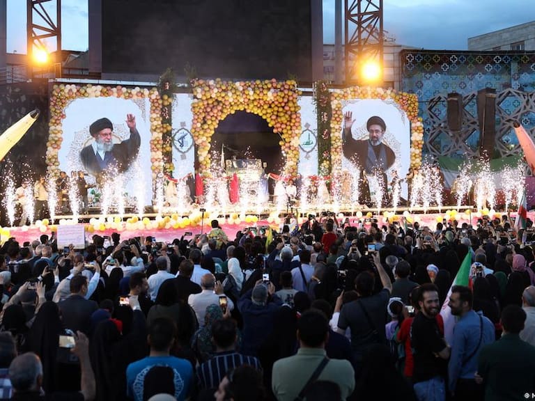 Irán celebra bodas públicas masivas para parejas que declaran su disposición a sacrificar sus vidas en la guerra