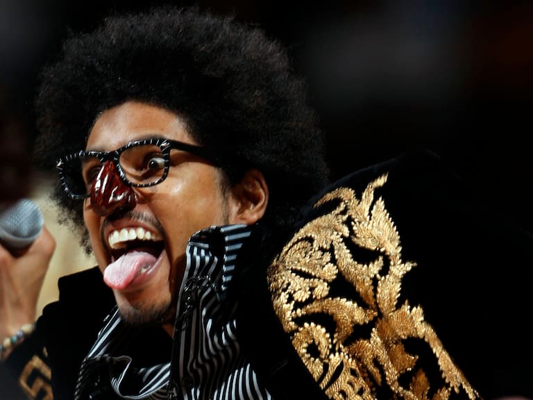 A los 57 años falleció Shock G, conocido rapero de la banda Digital Underground