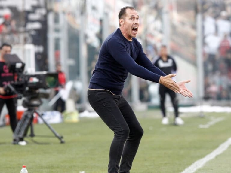 “Fue un partido copero”: DT de Palestino sacó pecho tras el empate que consiguió ante Colo Colo en el Estadio Monumental