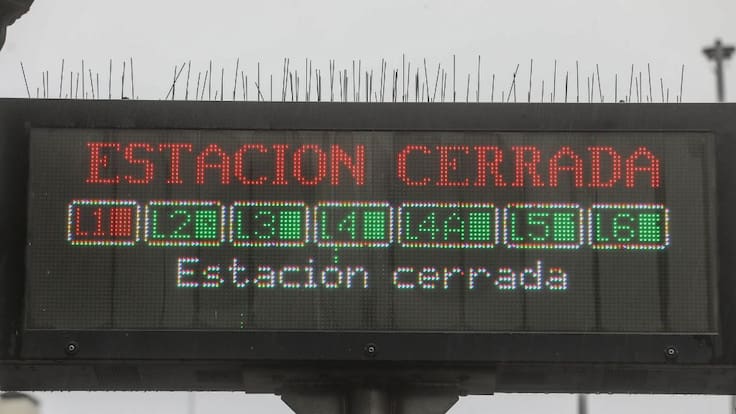 Metro de Santiago anuncia cierre de estación en Línea 1 por disturbios en el exterior
