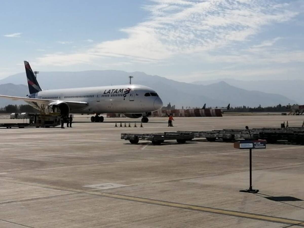 Nuevo cargamento de vacunas Sinovac llega a Chile: son cerca de dos millones de dosis
