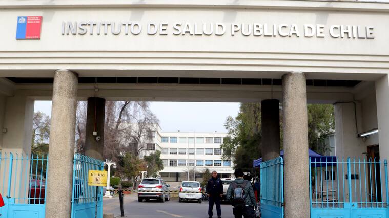 ISP autorizó el uso de la vacuna de Pfizer en Chile