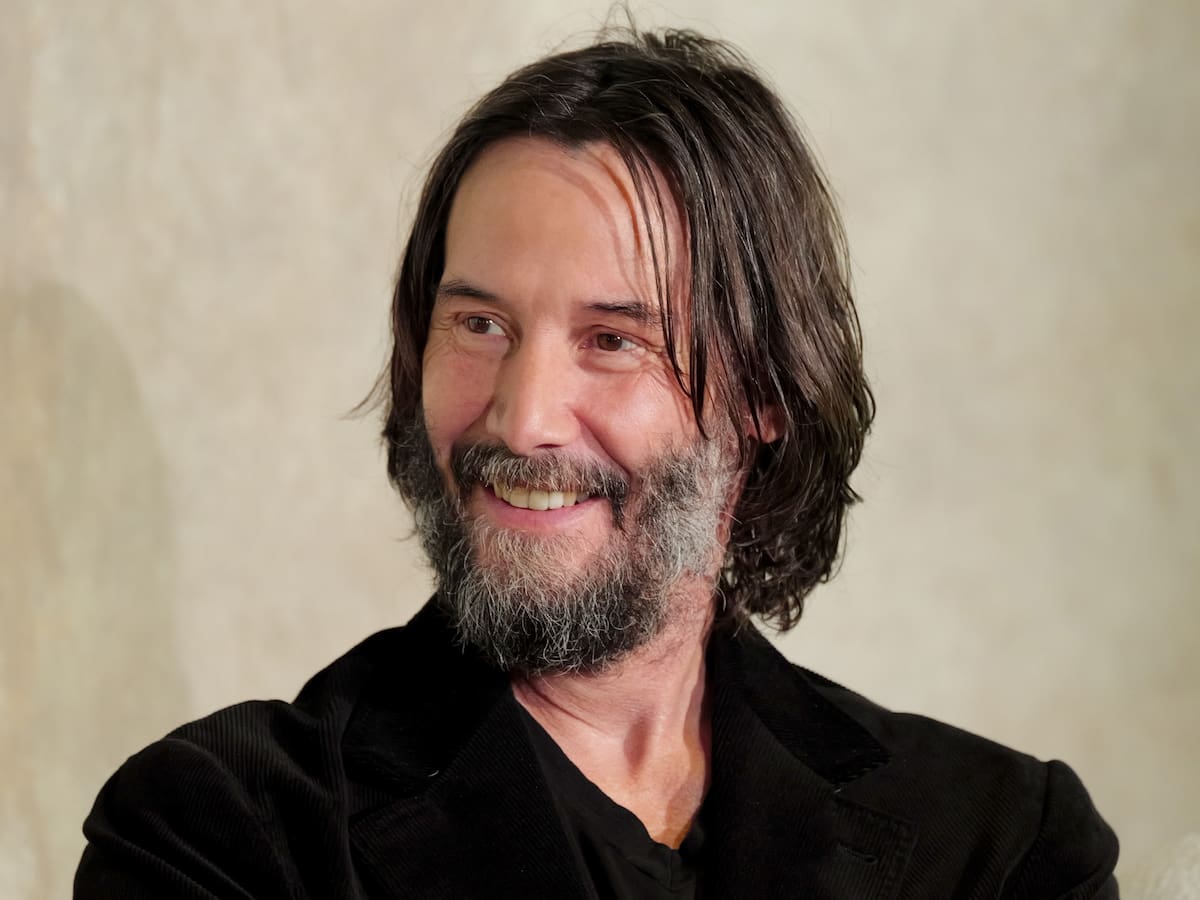 Escribió una carta a mano: Keanu Reeves agradece labor de la PDI tras robo de sus relojes por un chileno