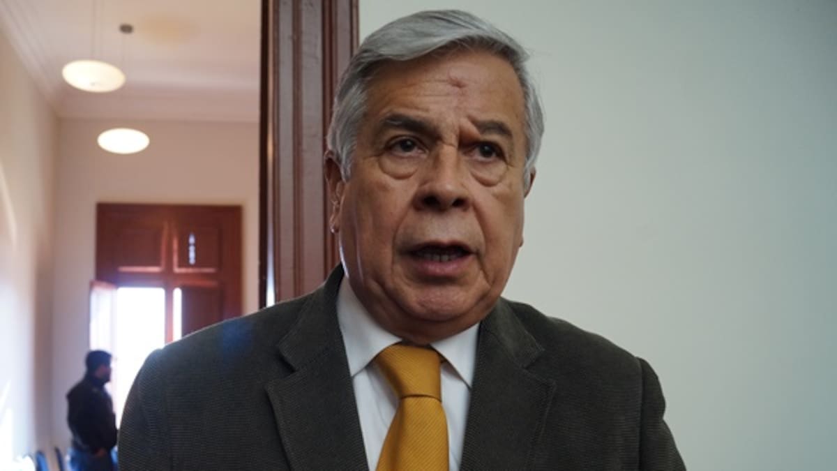 CDE se querella contra ex director del SML por fraude al Fisco y uso de recursos públicos para clases privadas