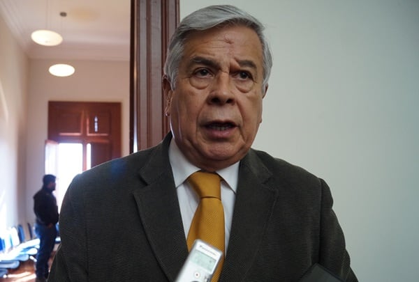CDE se querella contra ex director del SML por fraude al Fisco y uso de recursos públicos para clases privadas