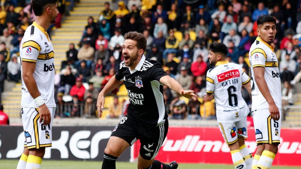 Colo Colo hunde a Coquimbo Unido y se consagra campeón del fútbol chileno tras 5 años de sequía