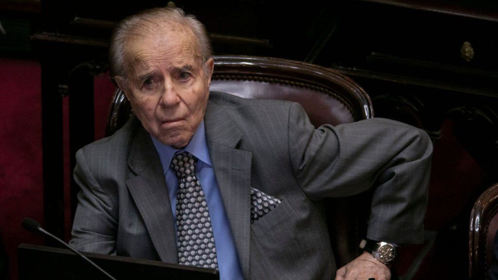 BUENOS AIRES, ARGENTINA - DECEMBER 20: Argentine Senator and former President (1989-1999) Carlos Saul Menem attends the session during the debate of the Economy Emergency Law at National Congress of Argentina on December 20, 2019 in Buenos Aires, Argentina. Lawmakers in the Chamber of Deputies have voted this morning, after a debate that lasted over 14 hours, to approve the economic emergency legislative project of President Alberto Fernández. (Photo by Ricardo Ceppi/Getty Images)