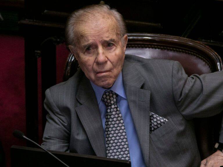 BUENOS AIRES, ARGENTINA - DECEMBER 20: Argentine Senator and former President (1989-1999) Carlos Saul Menem attends the session during the debate of the Economy Emergency Law at National Congress of Argentina on December 20, 2019 in Buenos Aires, Argentina. Lawmakers in the Chamber of Deputies have voted this morning, after a debate that lasted over 14 hours, to approve the economic emergency legislative project of President Alberto Fernández. (Photo by Ricardo Ceppi/Getty Images)