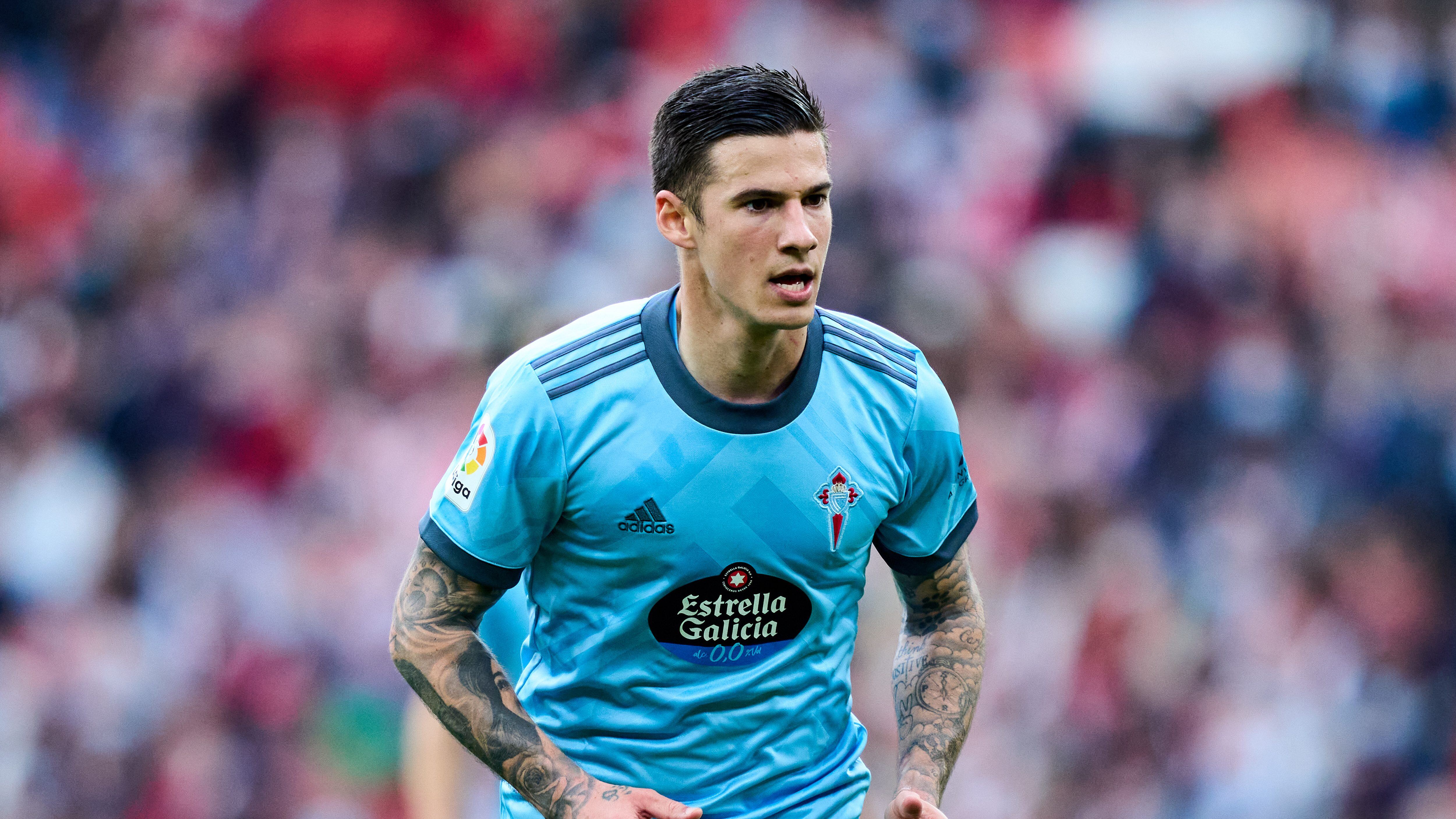 Santi Mina