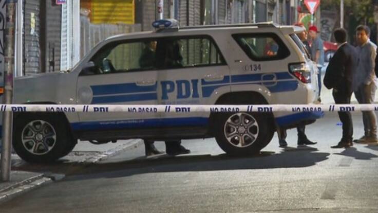 Detective de la PDI mata a balazos a delincuente que intentó asaltarlo en Santiago Centro