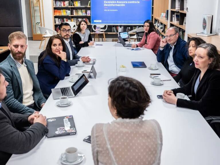 Comisión contra la Desinformación: subsecretaria de Gobierno descarta censura a medios y explica el foco del trabajo