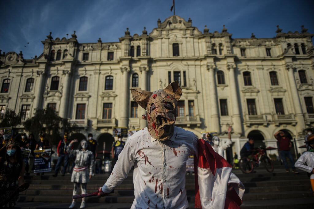 Protesta ciudadana ante la crisis política en Perú