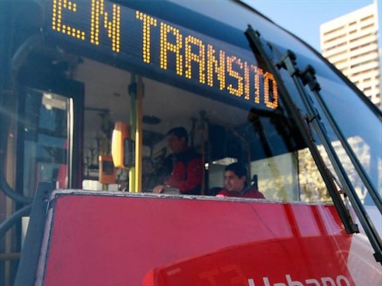 Redbus registró la mayor baja en la evasión entre operadores del Transantiago