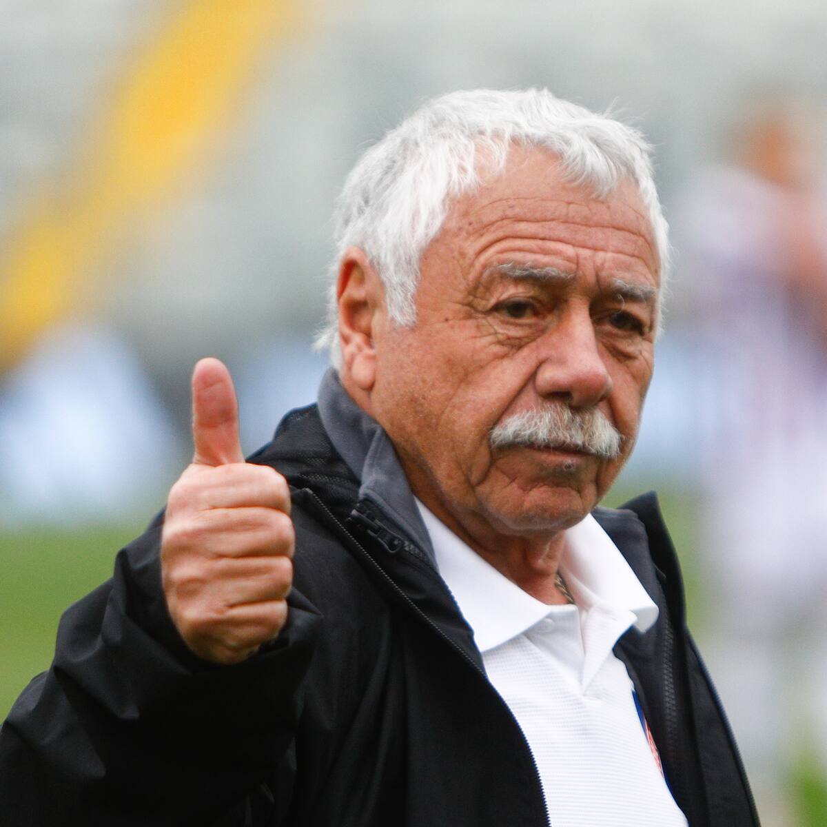 Carlos Caszely aclara por qué no se suma a Blanco y Negro y lanza potente mensaje: “No soy perrito de...”