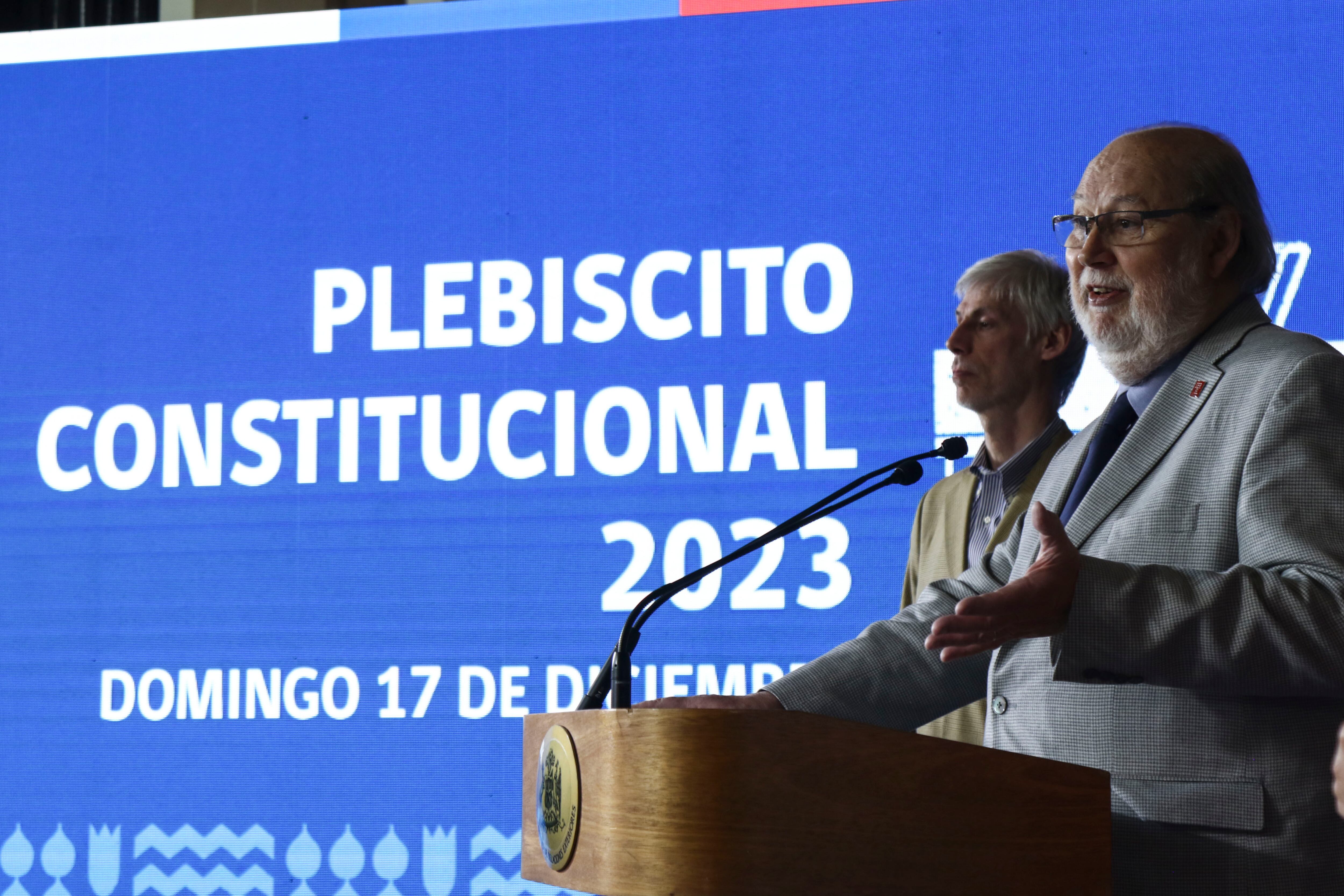 Agencia Uno | El presidente del Servel, Andrés Tagle, junto a otras autoridades, dan inicio al Plebiscito Constitucional
