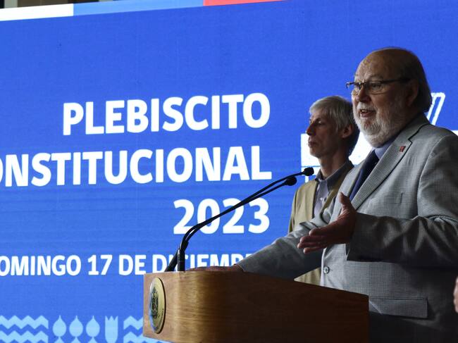 Agencia Uno | El presidente del Servel, Andrés Tagle, junto a otras autoridades, dan inicio al Plebiscito Constitucional