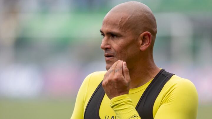 Humberto Suazo responde a quienes lo piden para La Roja y afirma que "nos merecemos nuevamente estar en un Mundial"