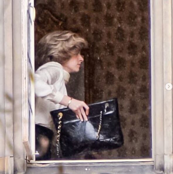 Kristen Stewart como Lady Di