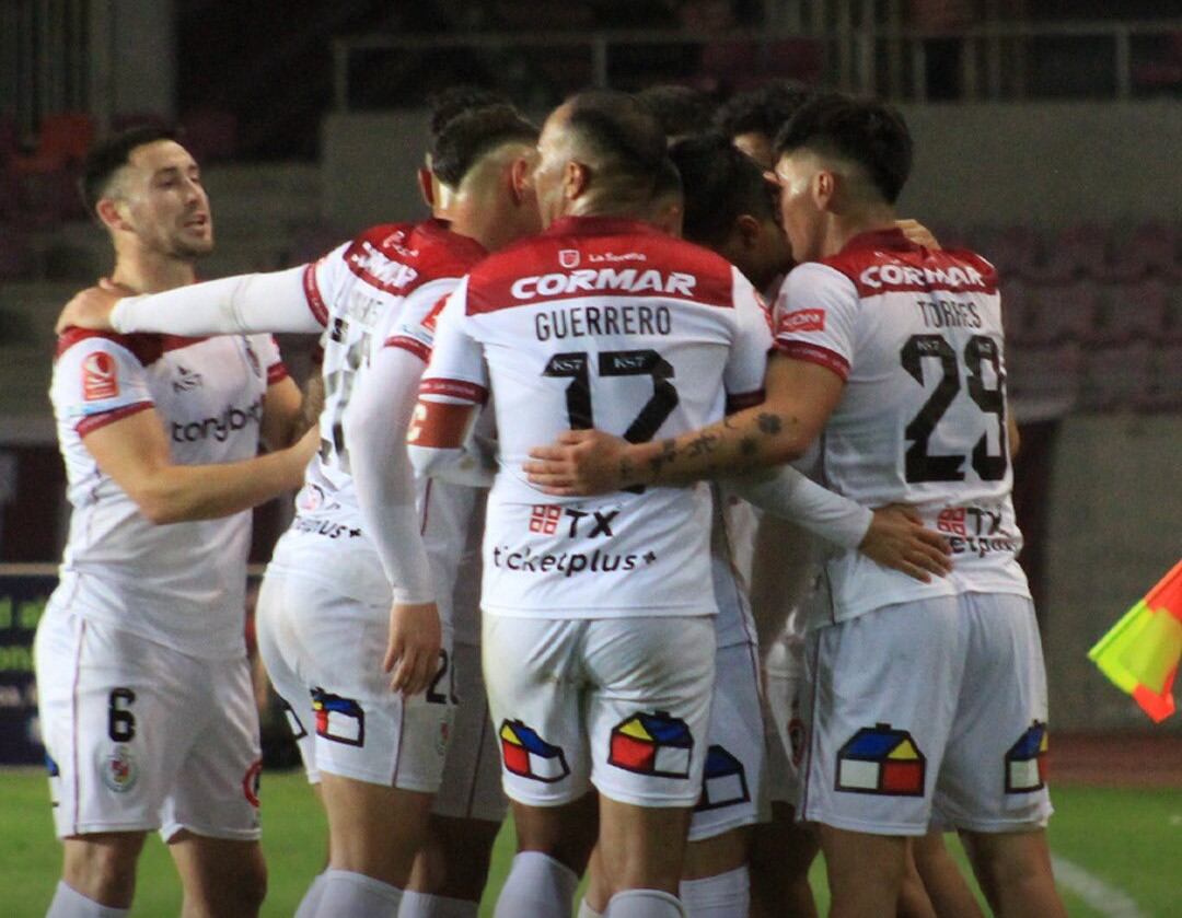 El ascenso es inminente: Deportes La Serena derrotó a Deportes Limache y está cada vez más cerca de volver a Primera | X: Deportes La Serena
