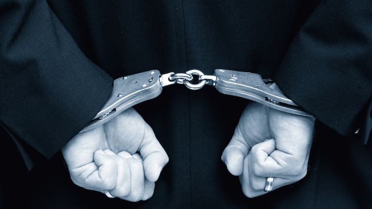 El primer esposo de la ex primera dama de Estados Unidos es denunciado por femicidio