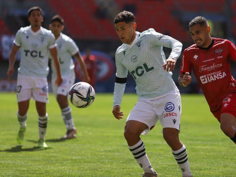 Santiago Wanderers dio vuelta el marcador en cinco minutos ante Ñublense y sigue ilusionado con salvarse del descenso