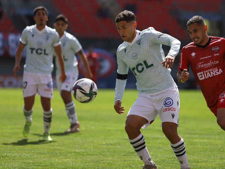 Santiago Wanderers dio vuelta el marcador en cinco minutos ante Ñublense y sigue ilusionado con salvarse del descenso