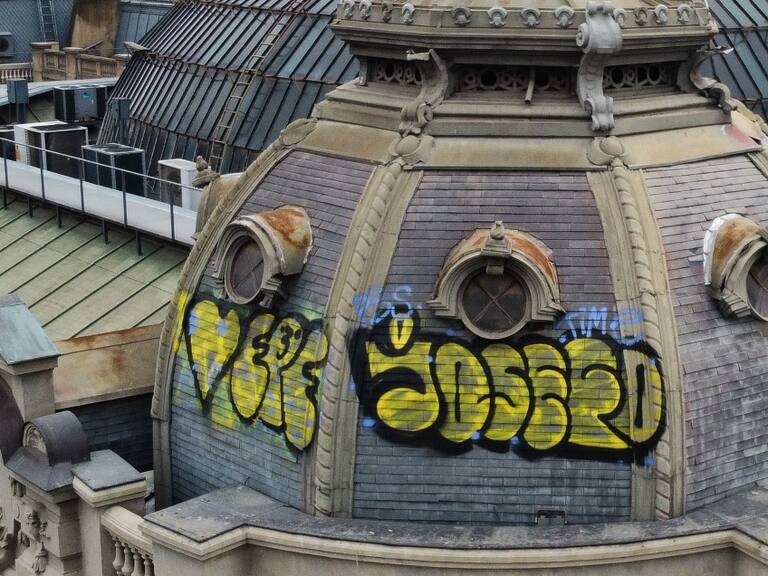 Gobernación de la Región Metropolitana se querella por vandalización del Museo Bellas Artes