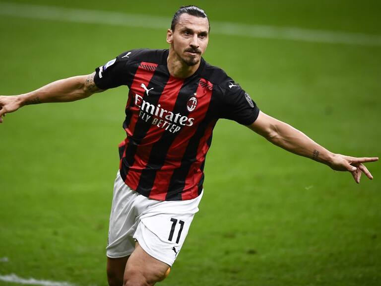 El Milan tumbó al Napoli de visita y quedó liderando en solitario la Serie A de Italia