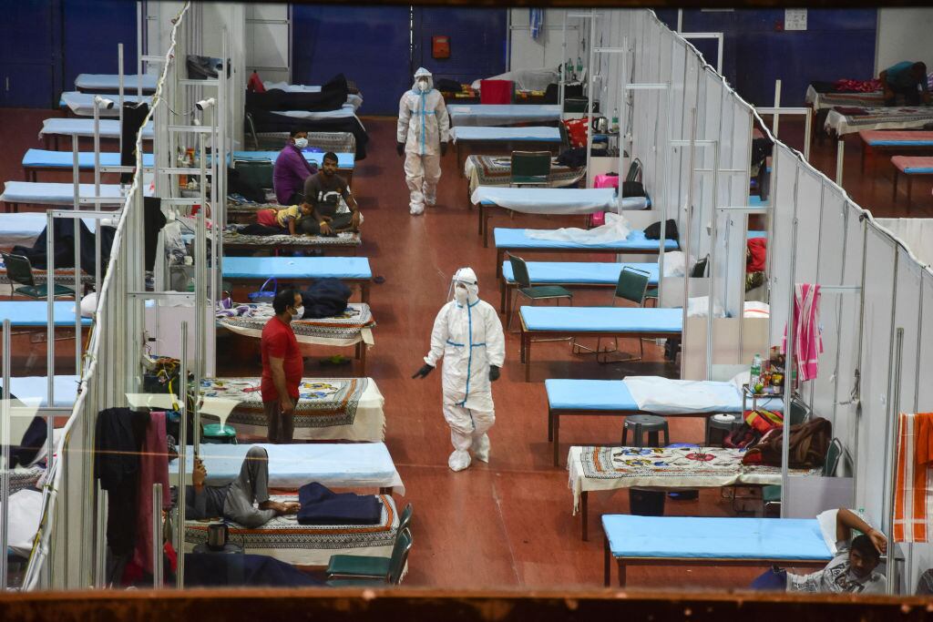 Un hospital de campaña contra el Covid-19 en un gimnasio de Delhi