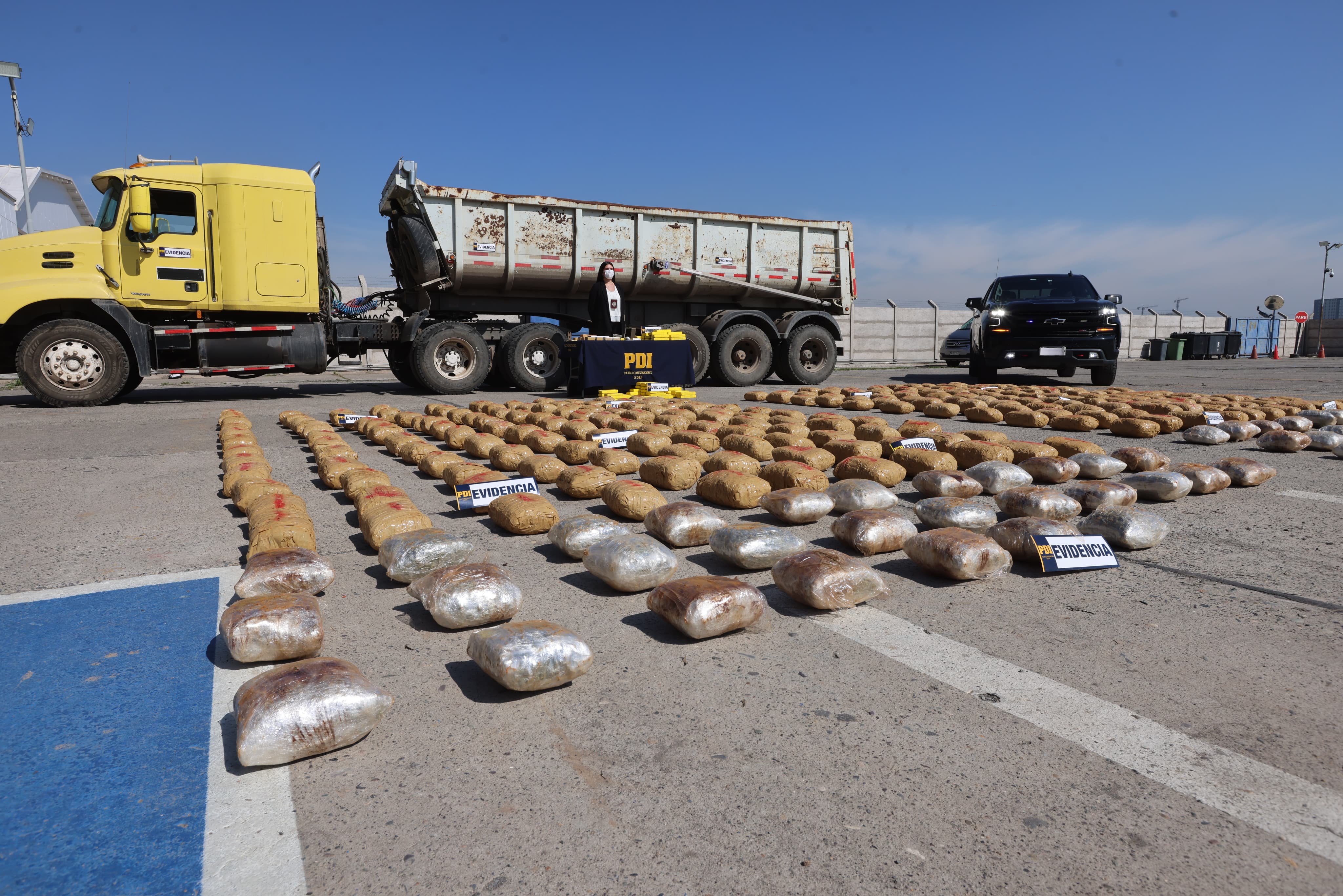 Más de 3 mil millones de pesos: PDI incauta 417 kilos en drogas destinada a la zona oriente de Santiago