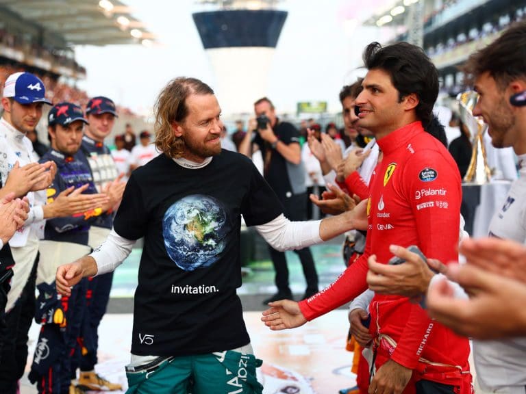 El emotivo pasillo de despedida que los pilotos de F1 le brindaron a Sebastian Vettel