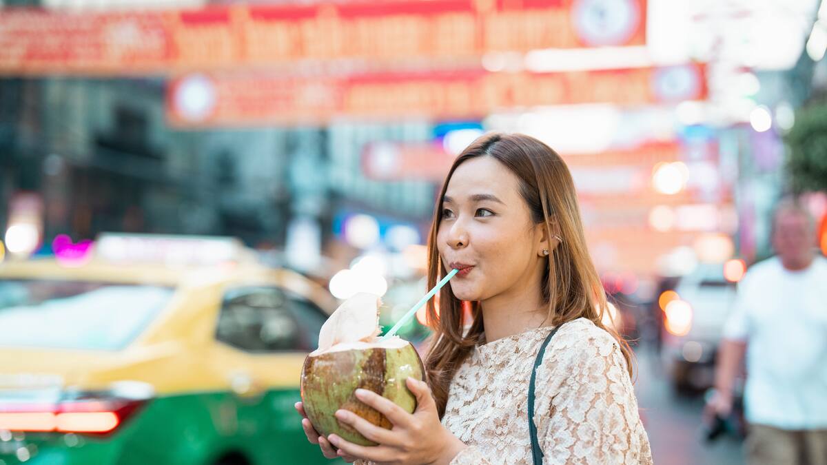 Qué hace el agua de coco en nuestro cuerpo y cómo tomarla correctamente